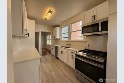 811 NE 66th Street, Seattle, WA 98115 - Photo 7