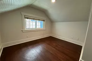811 NE 66th St, Seattle, WA 98115 - Photo 15