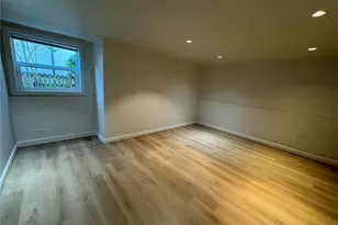 811 NE 66th St, Seattle, WA 98115 - Photo 17