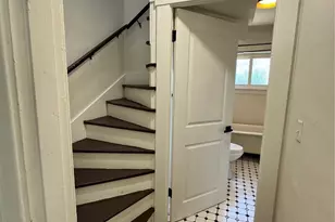 811 NE 66th St, Seattle, WA 98115 - Photo 13