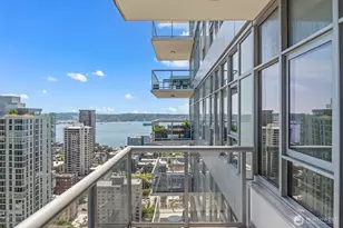 588 Bell St, Seattle, WA 98121 - Photo 7