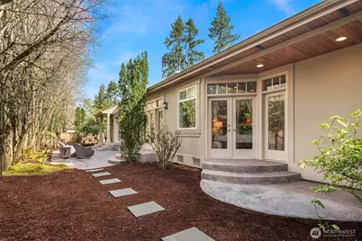 2411 98th Avenue NE, Clyde Hill, WA 98004 - Photo 37