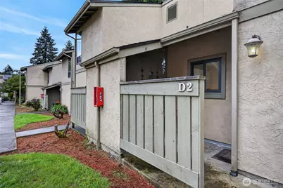10037 NE 138th Place #D2, Kirkland, WA 98034 - Photo 1