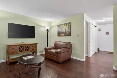 10037 NE 138th Place #D2, Kirkland, WA 98034 - Photo 13