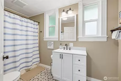 112 E Division Street, Mount Vernon, WA 98274 - Photo 23