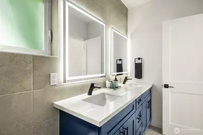 534 W Barrett Street, Seattle, WA 98119 - Photo 15