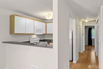 1900 NE 48th Street #E205, Renton, WA 98056 - Photo 9