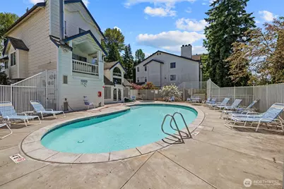 1900 NE 48th Street #E205, Renton, WA 98056 - Photo 23