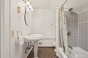 2701 NE 94th St, Seattle, WA 98115 - Photo 15