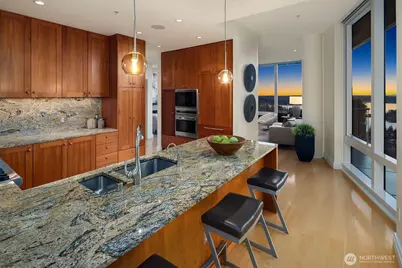 10700 NE 4th Street #4102, Bellevue, WA 98004 - Photo 9