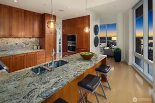 10700 NE 4th St, Bellevue, WA 98004 - Photo 9