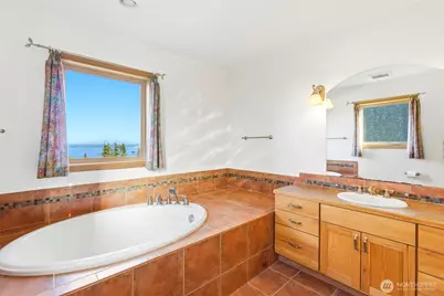 1051 Lightning Way, Camano Island, WA 98282 - Photo 29