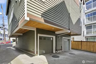 1022 Taylor Ave N, Seattle, WA 98109 - Photo 25
