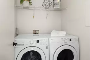7812 Stroud Ave N, Seattle, WA 98103 - Photo 23