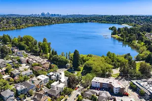 7812 Stroud Ave N, Seattle, WA 98103 - Photo 33