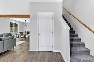 717 NE 382nd St, La Center, WA 98629 - Photo 3