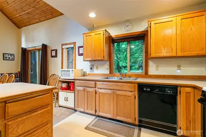 7077 Austin Pass Road, Glacier, WA 98244 - Photo 13