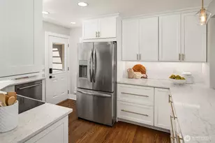 3242 NE 98th St, Seattle, WA 98115 - Photo 13