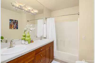 2035 Eastlake Avenue E #301, Seattle, WA 98102 - Photo 15