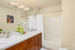 2035 Eastlake Ave E, Seattle, WA 98102 - Photo 15