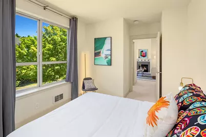2035 Eastlake Avenue E #301, Seattle, WA 98102 - Photo 17