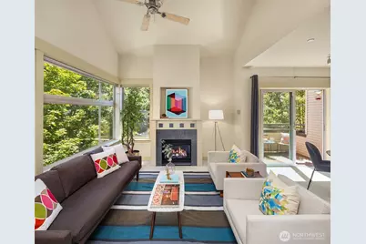 2035 Eastlake Avenue E #301, Seattle, WA 98102 - Photo 3