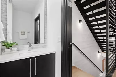 8613 23rd Avenue NE #B, Seattle, WA 98115 - Photo 11