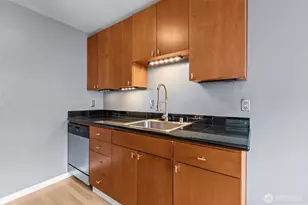 845 NE 125th St, Seattle, WA 98125 - Photo 13