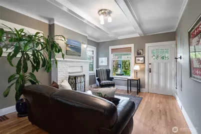 4010 Ashworth Avenue N, Seattle, WA 98103 - Photo 5