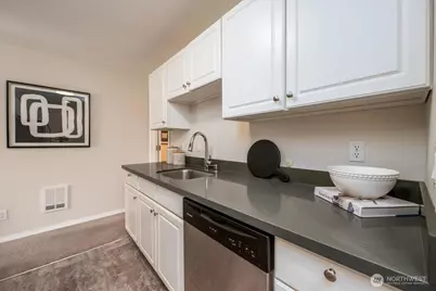1000 NE 88th Street #304, Seattle, WA 98115 - Photo 9