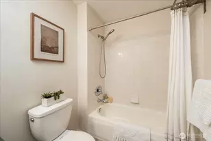 1000 NE 88th St, Seattle, WA 98115 - Photo 15