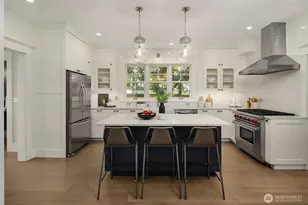 2442 6th Ave W, Seattle, WA 98119 - Photo 9