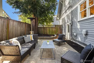2442 6th Avenue W, Seattle, WA 98119 - Photo 23