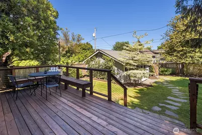 2442 6th Avenue W, Seattle, WA 98119 - Photo 19