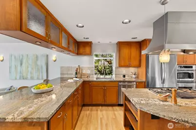 235 174th Place NE, Bellevue, WA 98008 - Photo 9