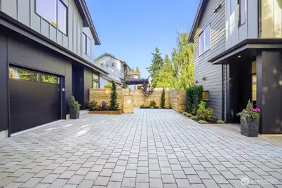 809 NE 90th Street, Seattle, WA 98115 - Photo 15