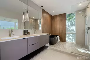 813 NE 90th St, Seattle, WA 98115 - Photo 13