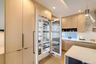 813 NE 90th St, Seattle, WA 98115 - Photo 7
