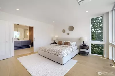 813 NE 90th Street, Seattle, WA 98115 - Photo 11