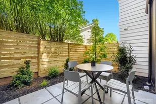 813 NE 90th St, Seattle, WA 98115 - Photo 23