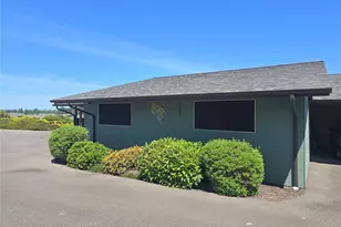 1301 S 3rd Ave, Sequim, WA 98382 - Photo 3