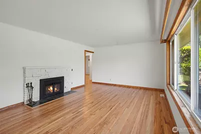 10749 30th Ave NE, Seattle, WA 98125 - Photo 3