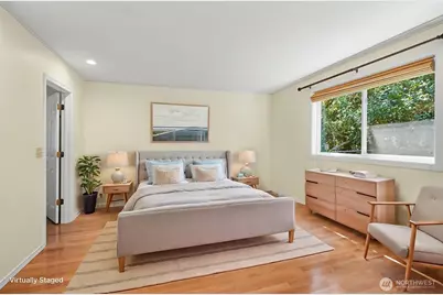 10749 30th Ave NE, Seattle, WA 98125 - Photo 9