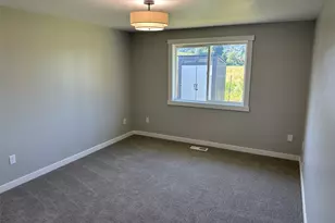 230 Adams Dr, Kelso, WA 98632 - Photo 13