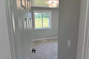 230 Adams Dr, Kelso, WA 98632 - Photo 7