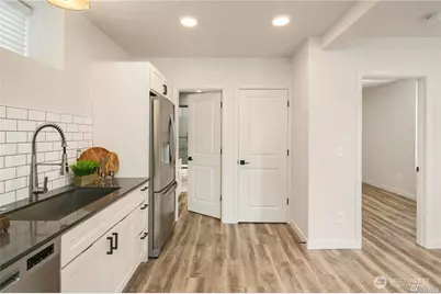 1529 Sturgus Avenue S, Seattle, WA 98144 - Photo 19