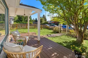 12744 Phinney Ave N, Seattle, WA 98133 - Photo 31