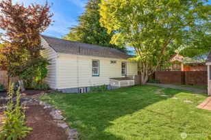 12744 Phinney Ave N, Seattle, WA 98133 - Photo 27