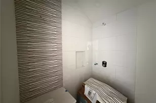 4709 SW Hinds St, Seattle, WA 98116 - Photo 13