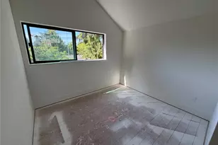 4709 SW Hinds St, Seattle, WA 98116 - Photo 11